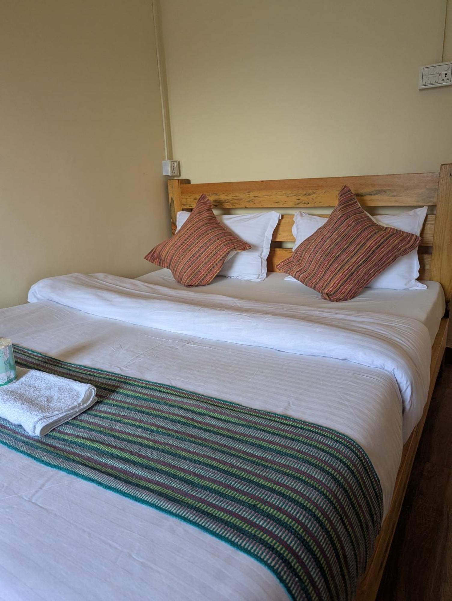Santoshi Guest House, Pokhara Cameră foto